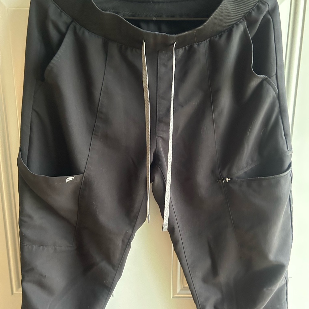 Fabletics Scub joggers